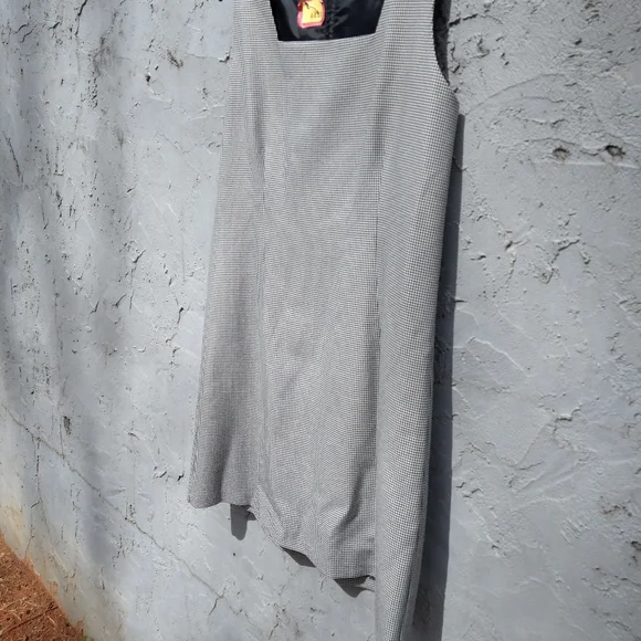 SLEEVELESS DRESS.  SZ LARGE - Picture 2 of 8